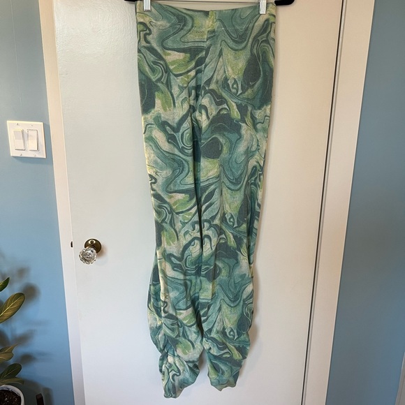 JADED LONDON TIE DYE PRINT RUCHED HEM PRINTED KNIT JOGGERS - Picture 4 of 6